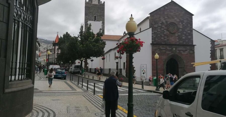 Funchal: Private Guided Tour of Historic Center by Tuk Tuk - Who will enjoy this Funchal ride