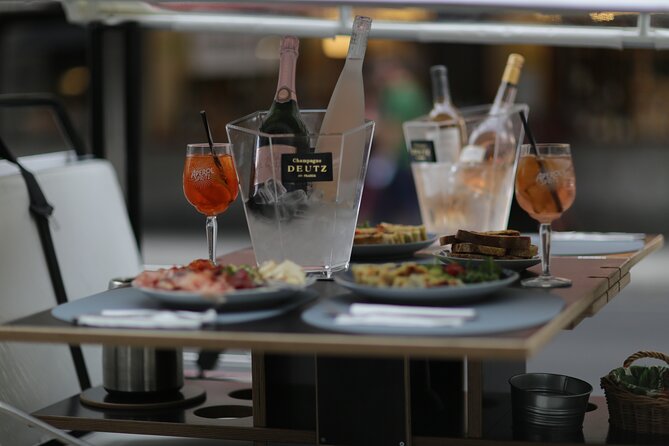 Geneva Apero TukTuk Tour - Why the private format matters