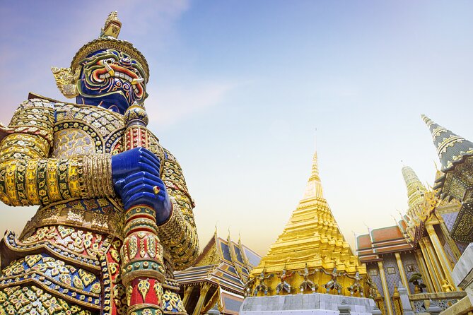 Grand Palace, Wat Pho and Wat Arun by Tuk Tuk - Entering the Grand Palace and Emerald Temple
