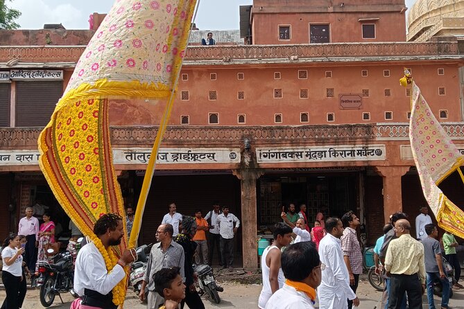 Guided Morning E-Rickshaw Ride with Food Tasting at Jaipur - How the guides shape the morning