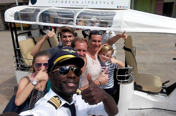 Guided tour by electric tuk-tuk - The old spice market in five minutes