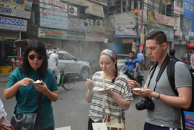 Half-Day Food Tour with Cycle Rickshaw ride to Masterji Kee Haveli - Guide Quality Makes the Difference