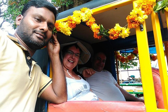Half-Day Private Tuk Tuk Tour in Fort Kochi - What the driver can add to the day