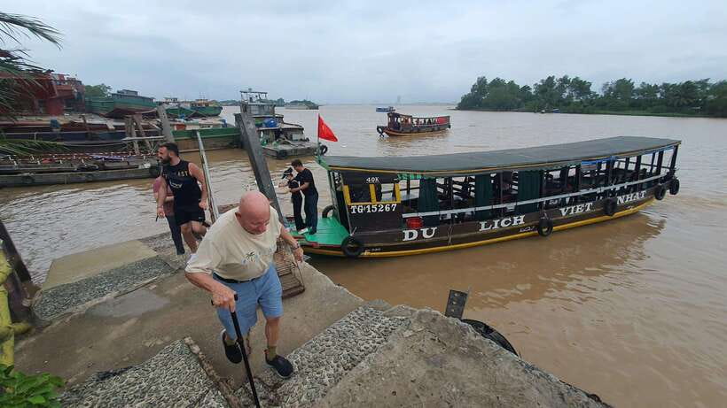 HCM: Mekong Delta Islands Boat & Tuk-Tuk Tour with Tastings - Folk music and fruit in the afternoon