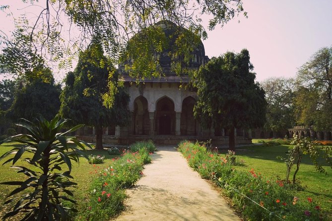 Heritage Delhi Photography Walk (2 Hours Guided Walking Tour with Rickshaw Ride) - Lodhi Art District: a modern finish