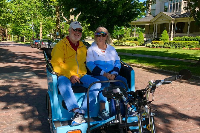 Hi-5 Rickshaw Tour Traverse City - First Thing You MUST Do in TC! - Front Street and downtown local advice