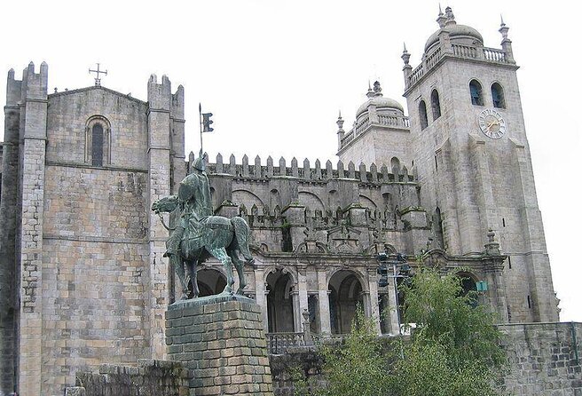 Historic Porto by Private Electric Tuk Tuk to Top Landmarks - A 50-minute introduction to Porto from the driver’s seat