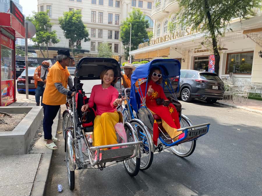 Ho Chi Minh: Authentic Market Cyclo Tour without Tour guide - The Best Departure Time for You