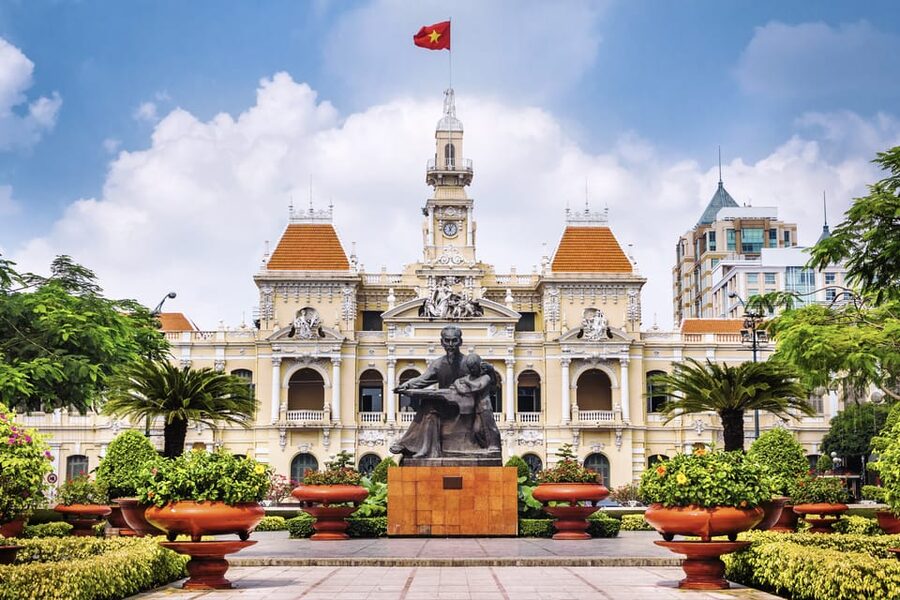 Ho Chi Minh City Cyclo Tour with English Speaking Guide - Notre Dame Cathedral and the Central Post Office