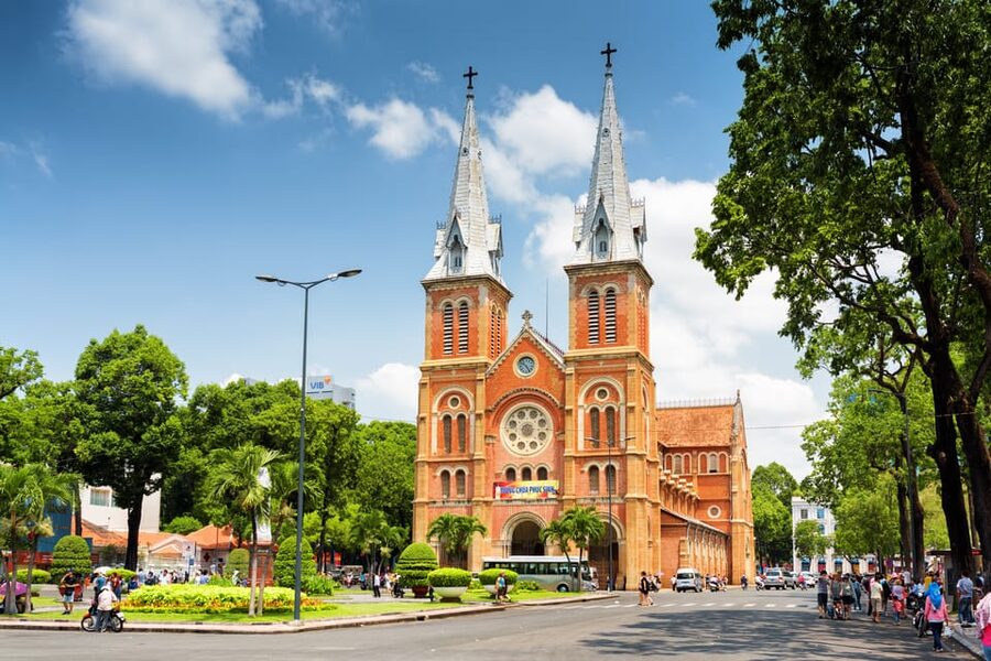 Ho Chi Minh City Cyclo Tour with English Speaking Guide - Thirty minutes along Nguyen Hue Street