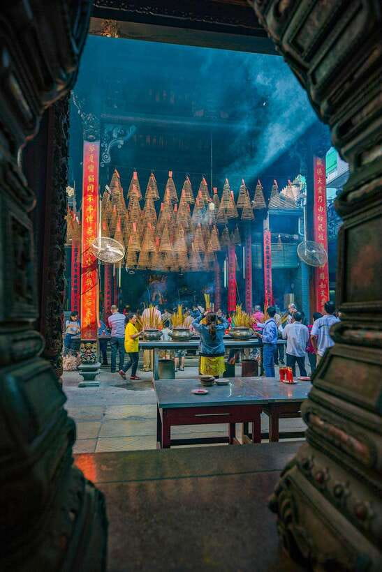 Ho Chi Minh City: Half-day Cyclo Journey Through Chinatown - Hải Thượng Lãn Ông and the first look at Chinatown