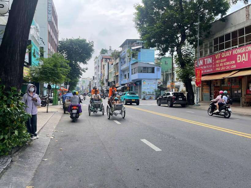 Ho Chi Minh City Sightseeing Panoramic Cycling Tour By Cyclo - The Burning Monk Monument and Weapon Bunker