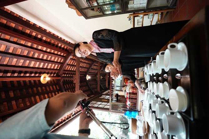 Hue Night Street Food Safari By Cyclo - A short ride past the Imperial City