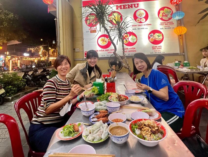 Hue: Night Street Food Tour by Cyclo with a Local Guide - Starting at 6pm with Hue on your plate