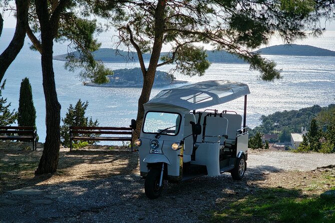 Hvar Adventure Tour: Explore with a 4-6 Seater eTuk Tuk Rickshaw! - Brusje for honey and island flavors
