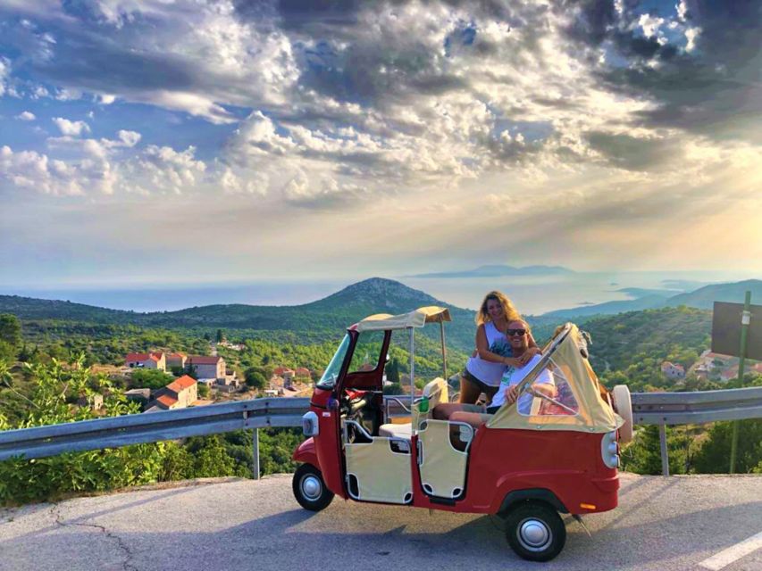 Hvar: Tuk Tuk island tour - Starting from Hvar Town in an open-air tuk tuk