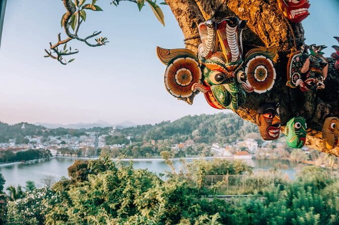 Instagrammable Kandy by Tuk-Tuk (Private & All-Inclusive) - A full day of Kandy views, culture, and photos