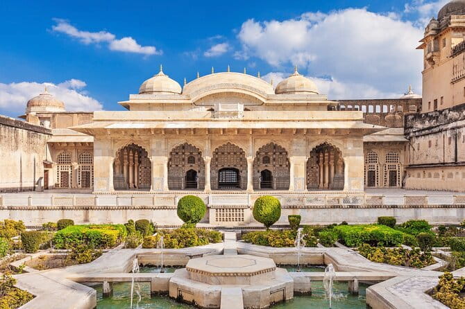 Jaipur Full Day Heritage of Pink City Tour By Tuk Tuk With Chai - Jagat Shiromani Temple brings a quieter pause