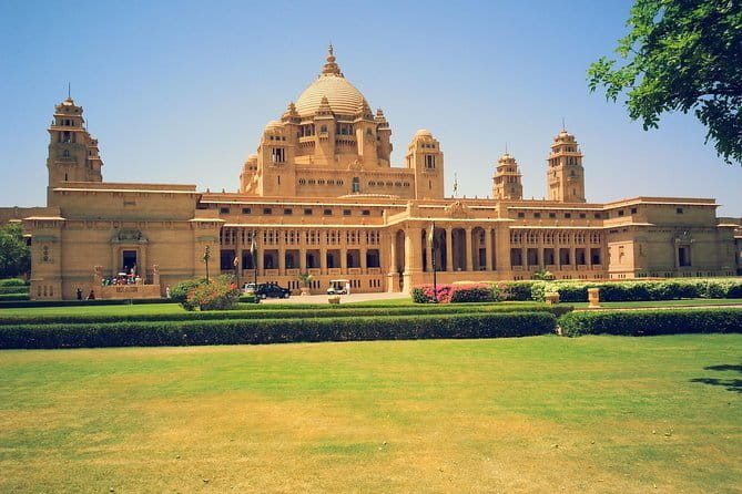 Jaipur Full Day Heritage of Pink City Tour By Tuk Tuk With Chai - City Palace puts royal collections at the center