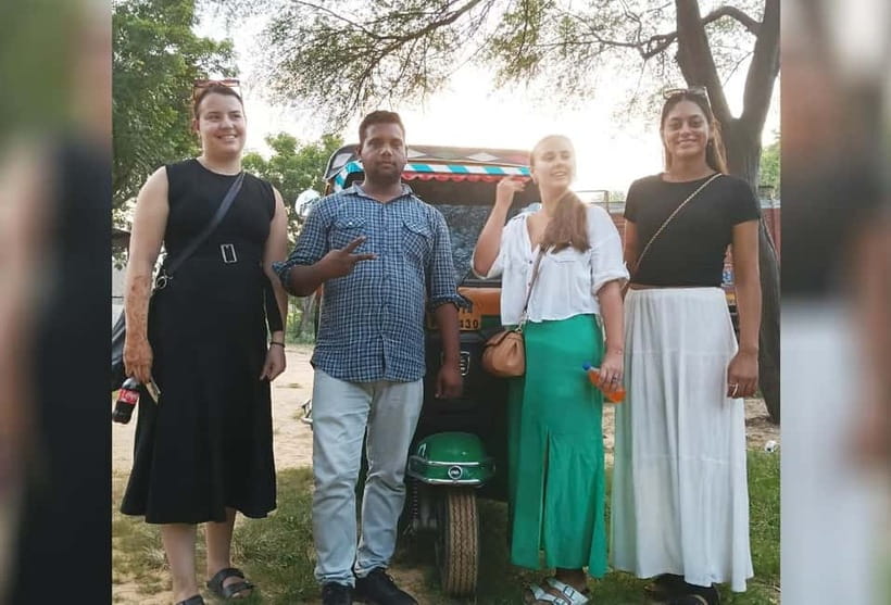 Jaipur: Full-Day Tuk-Tuk Sightseeing Tour with Monkey Temple - The drivers and the personal touches