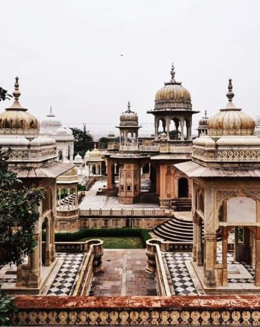 Jaipur : Full Day Tuk Tuk Tour - City Palace connects Jaipur to its living royal past