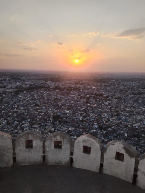 Jaipur : Full Day Tuk Tuk Tour - Hawa Mahal starts the day with Jaipur’s famous face