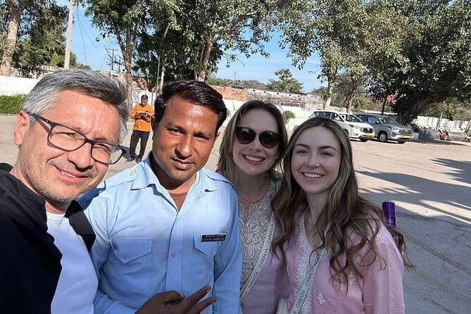 Jaipur Half-Day Tour with Flower Market by Tuk-Tuk or Car - Panna Meena Stepwell: careful geometry and quiet photographs