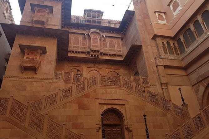 Jaipur Half-Day Tour with Flower Market by Tuk-Tuk or Car - Jal Mahal: a 15-minute lake view