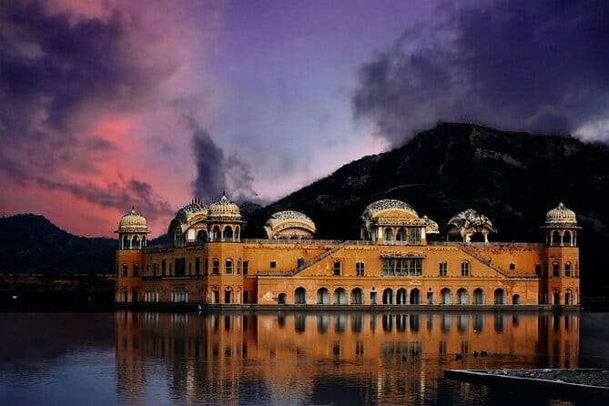 Jaipur Half-Day Tour with Flower Market by Tuk-Tuk or Car - The Pink City: one final hour among everyday Jaipur