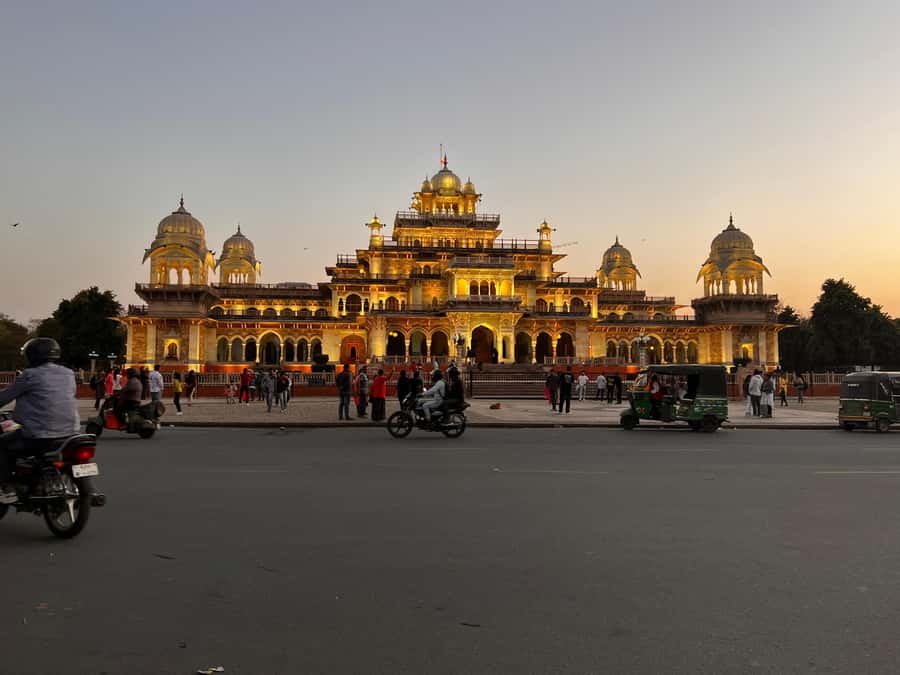 Jaipur: Night Tuk-Tuk Tour With Friendly Local Driver - Why Jaipur works so well after sunset