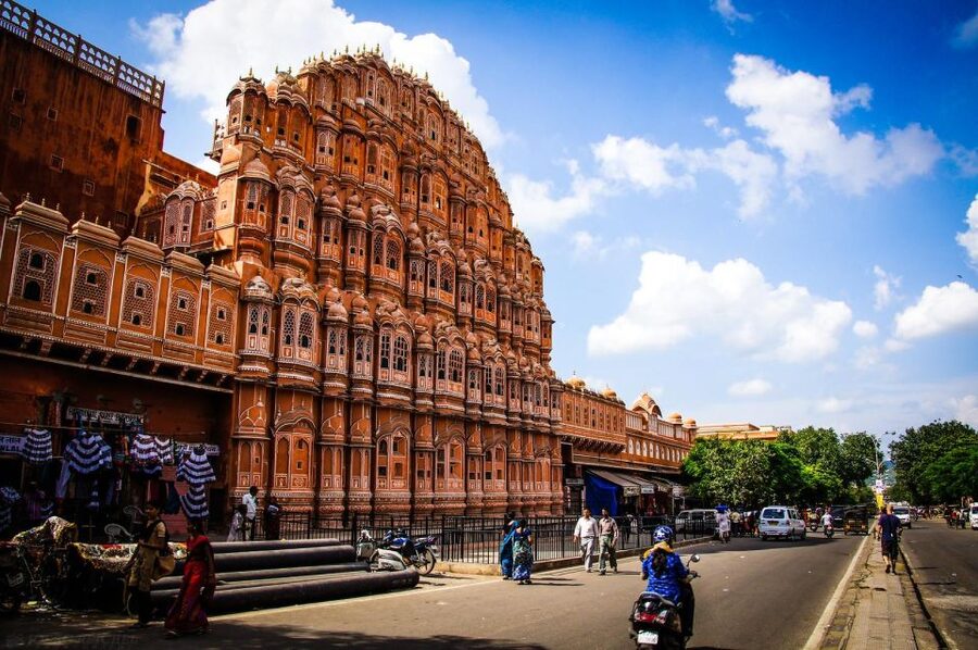 Jaipur: Private Full-Day City Tour by Tuk-Tuk or Car - Why the flower market is the right Jaipur beginning