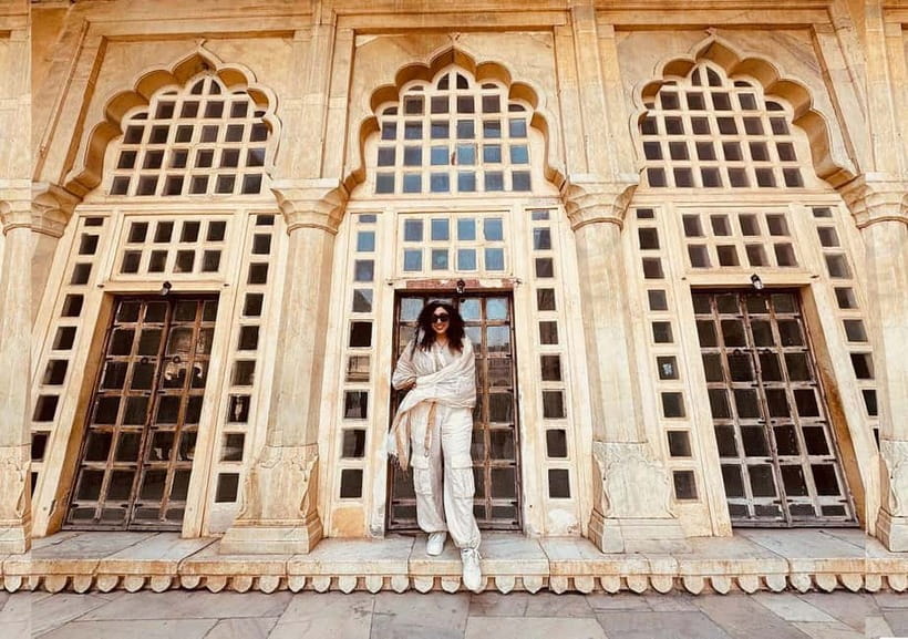 Jaipur: Private Full-Day City Tour By Tuk-Tuk with Pick-Up - Jal Mahal is a quick lakeside photo stop