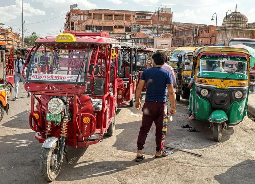 Jaipur: Private Full-Day City Tour By Tuk-Tuk with Pick-Up - Hawa Mahal gives you the perfect Jaipur opening