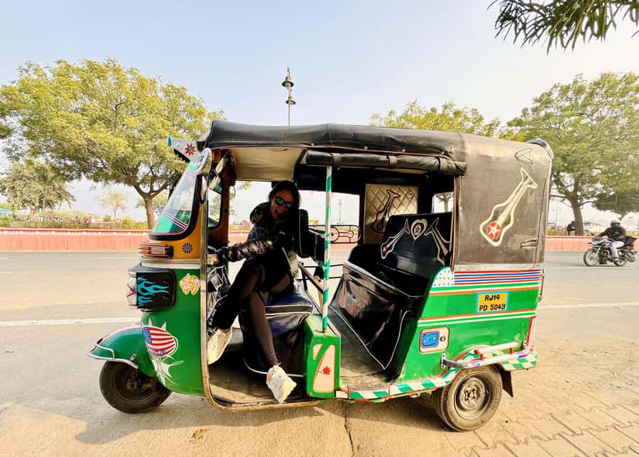 Jaipur: Private Full-Day Sightseeing Tour by Tuk-Tuk - City Palace, where royal Jaipur becomes tangible