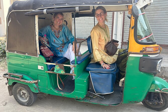 Jaipur Private Tuk Tuk Tour – Full-Day jaipur City Sightseeing - Hawa Mahal is best understood from the street