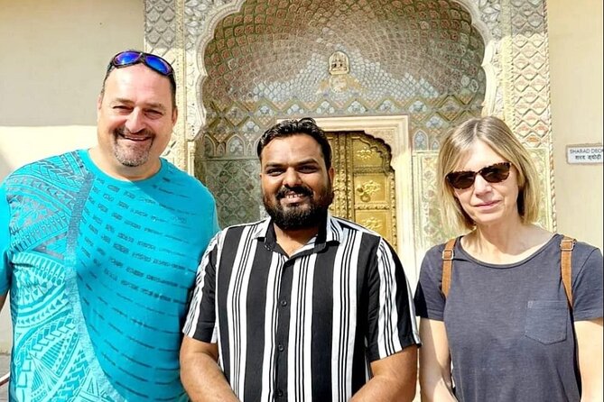 Jaipur Rickshaw Tour Jantar Mantar City Palace - Air-conditioned transport and pickup details