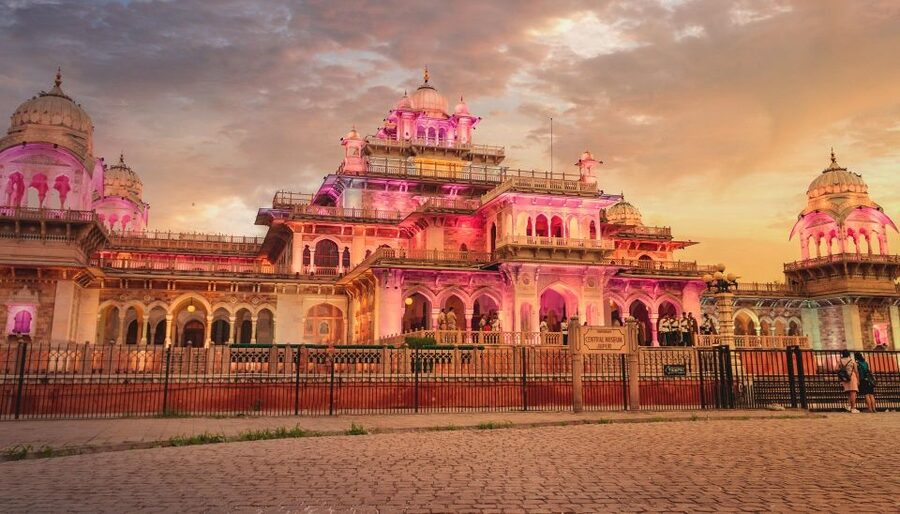 Jaipur Sightseeing by Tuk-Tuk: Temples, Palaces & Markets - Key points at a glance