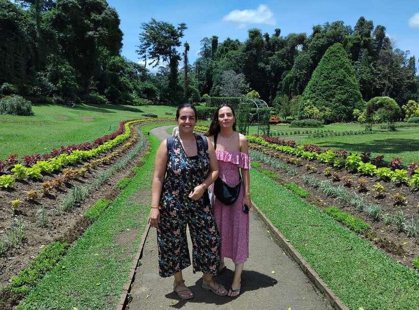 Kandy City Tour by Tuk Tuk with hotel Pickup and Dropoff - The Big Buddha statue and city views