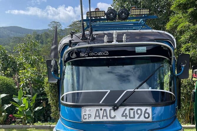 Kandy City Tour With Modern Tuk Tuk - Temple of the Sacred Tooth Relic: Kandy’s essential first stop