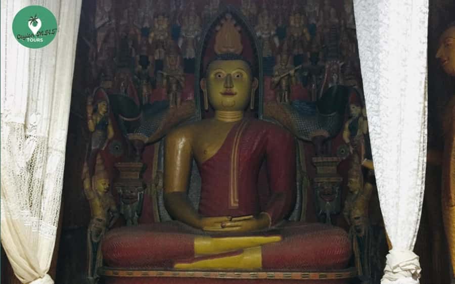 Kandy: Local Guided City Explore by Tuk Tuk - What the guides add to the experience