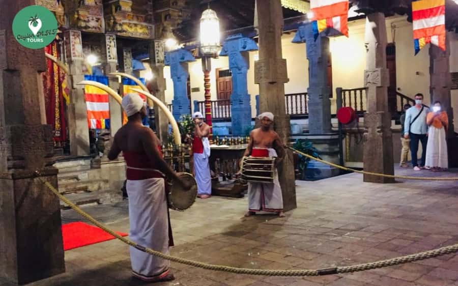 Kandy: Local Guided City Explore by Tuk Tuk - Kandy Central Market for a more local look