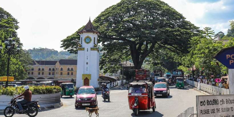 Kandy: Private Guided City Tours by Tuk Tuk Sightseeing Tour - Kandy View Point and the city from above