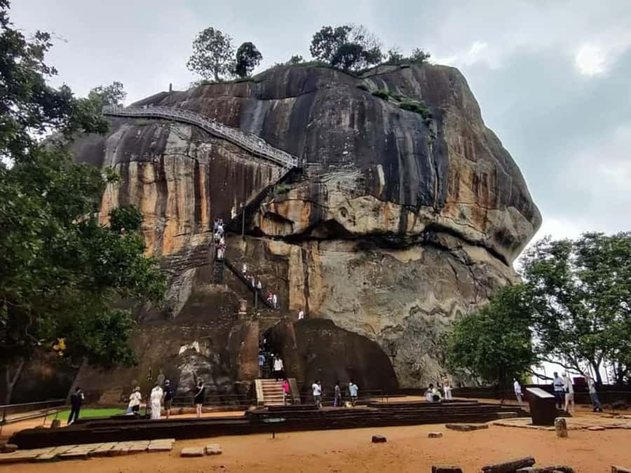 Kandy: Sigiriya and Dambulla Day Trip with Tuk Tuk Ride - Sigiriya Fortress and the climb to the rock