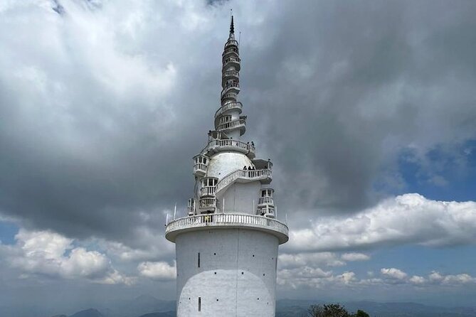 Kandy TukTuk tour with Local Tour Guide - Kandy View Point and Kandy Lake: quick views with real payoff