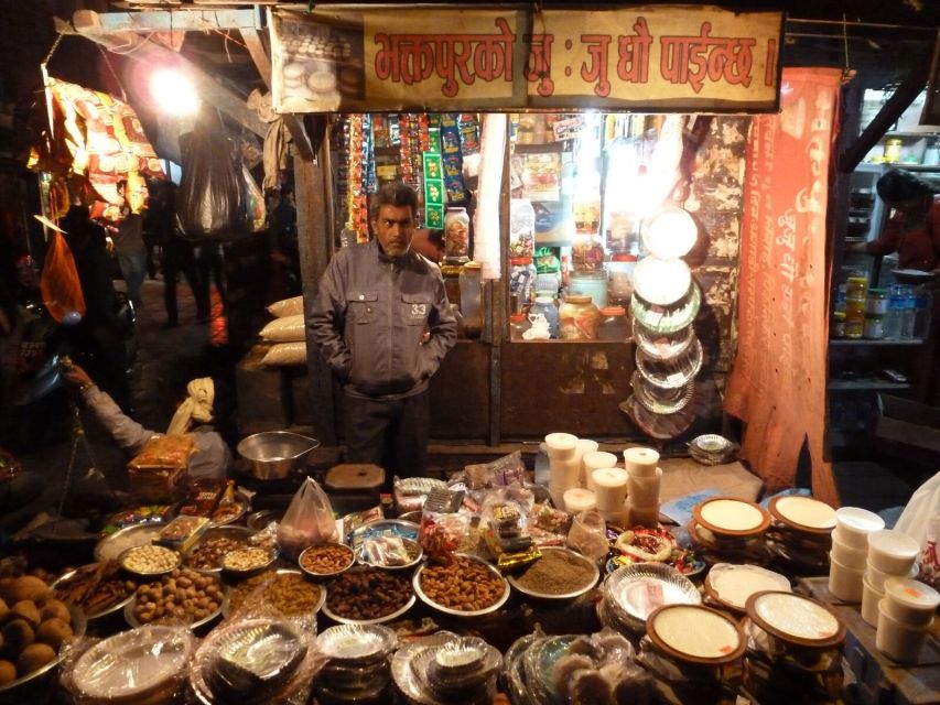 Kathmandu at Sunset: Explore the City on Rickshaw - Sigal shrine, a quiet pause in the city