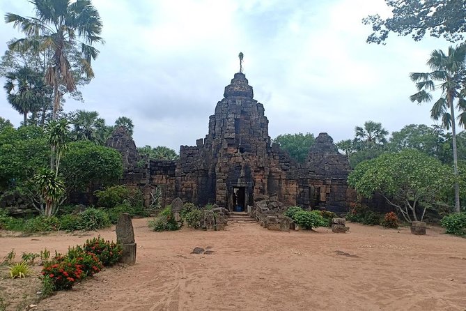 Killing Field & Paddy Rice Fields Tuk Tuk Adventure - Who will get the most from this day
