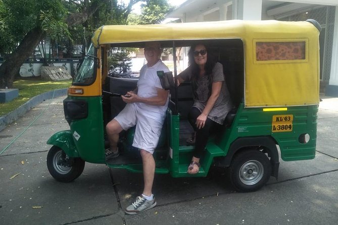 KOCHI LOCAL SIGHTSEEING TUK-TUK Tours - The Dutch Cemetery and Bastion Bungalow