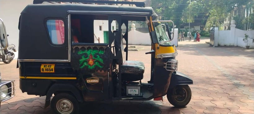 Kochi: Private Tuk-Tuk Tour With Pickup From Cruise Ships - St. Francis Church and the churches of Fort Kochi