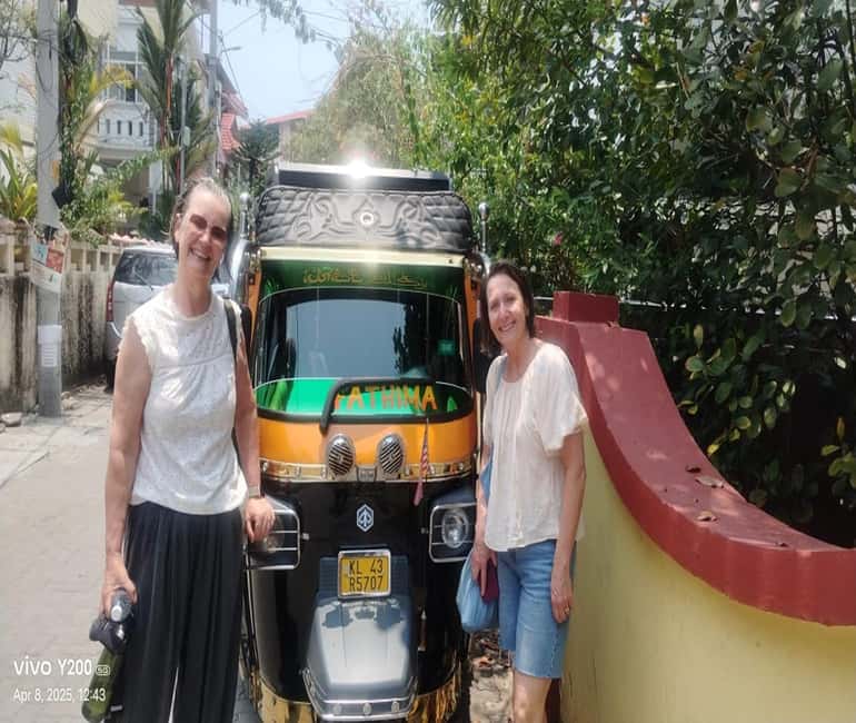 Kochi Shore Excursion: Tuk-Tuk Tour with Hidden Gems - Chai, Kerala snacks, and an old local café