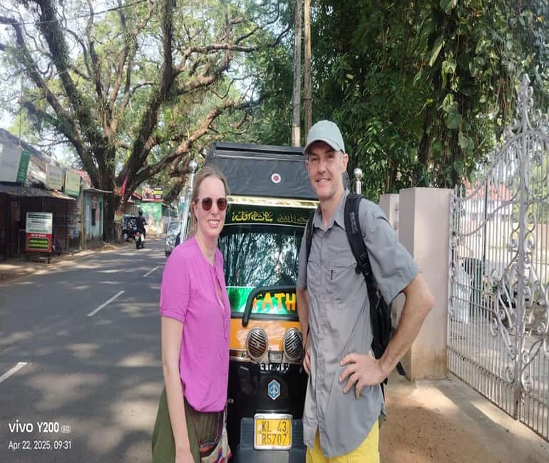Kochi Shore Excursion: Tuk-Tuk Tour with Hidden Gems - A public laundry and hands-on local traditions